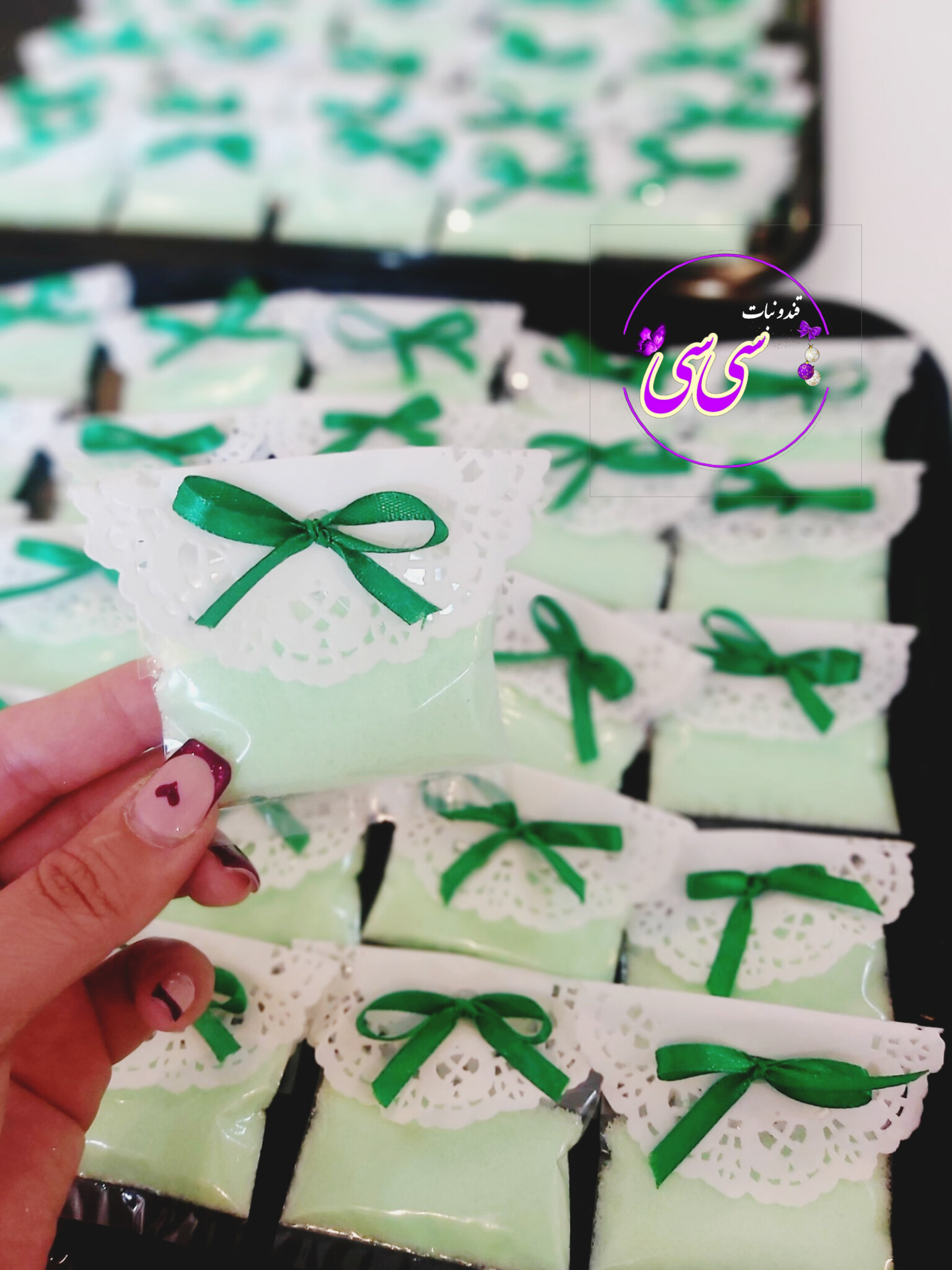 نمک سبز و رنگی و مذهبی گیفت شده  پک های ده تایی  سیسی